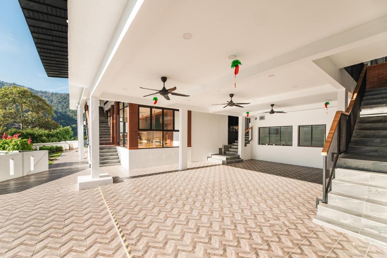 Ellin Forest Karaoke & Pool Resort Bukit Tinggi Bentong Exterior photo