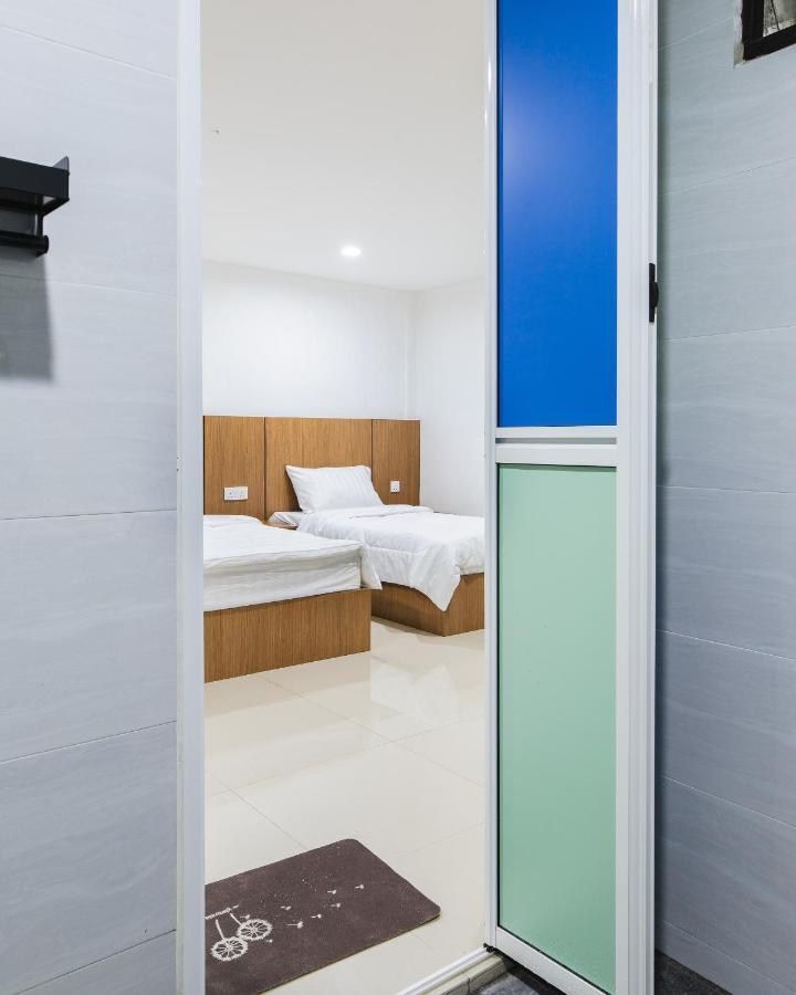Ellin Forest Karaoke & Pool Resort Bukit Tinggi Bentong Exterior photo
